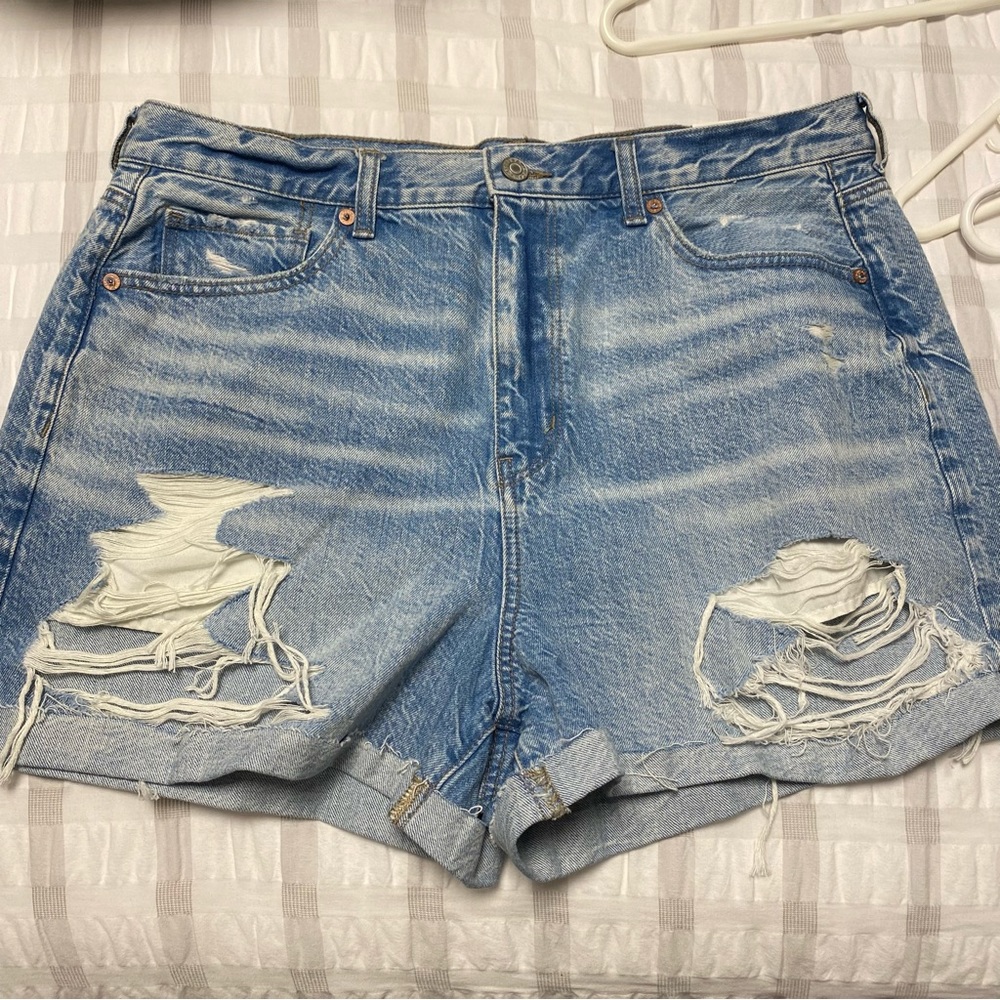 American Eagle Mom Short